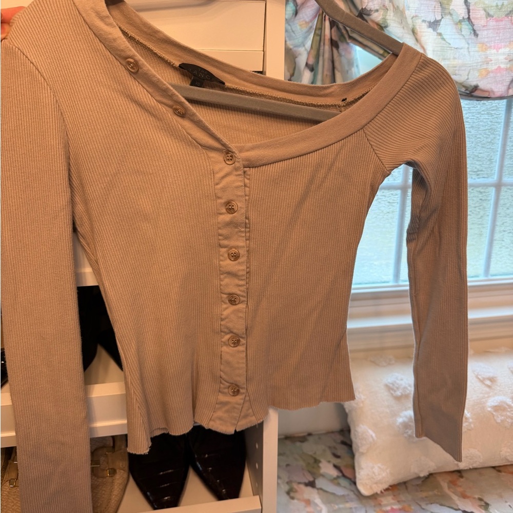 The Range Ribbed Button-Front Off-Shoulder Long S… - image 2